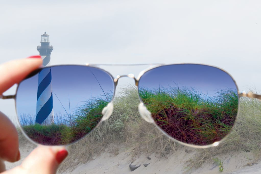 benefits of polarized sunglasses over traditional tinted lenses
